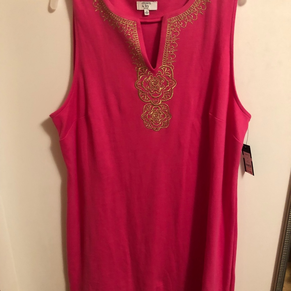 Pink crown and ivy dress
